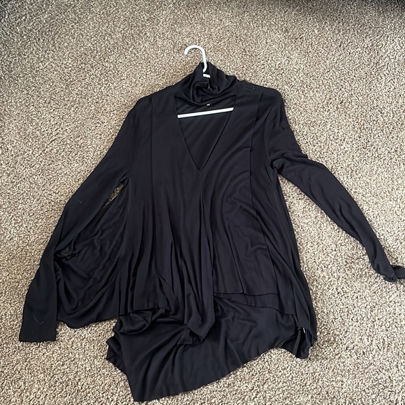 Free People Flowy Oversized V-Neck Top - Picture 2 of 5
